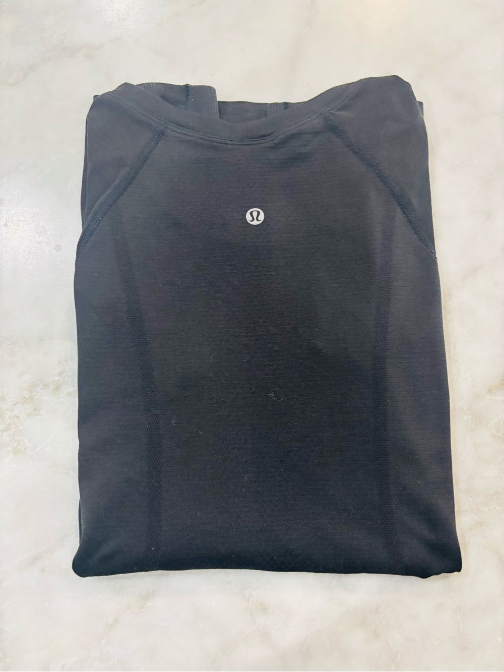 Lululemon Women’s 8 Black Swiftly Long Sleeve Top with Logo